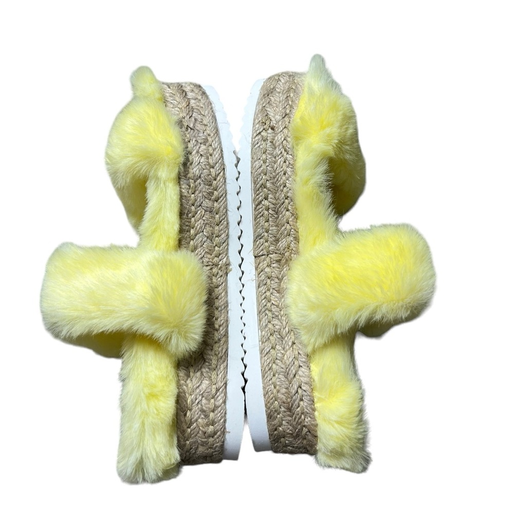 Steve Madden Katana Faux Fur Platform Slipper‎ 7M Slip On Yellow - Picture 2 of 4